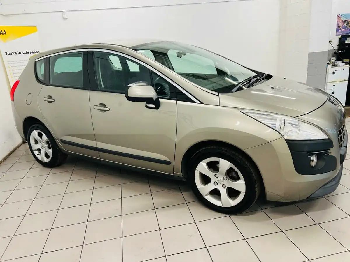 2013-peugeot-3008-crossover-16e-hdi-active-115bhp-fap-big-1
