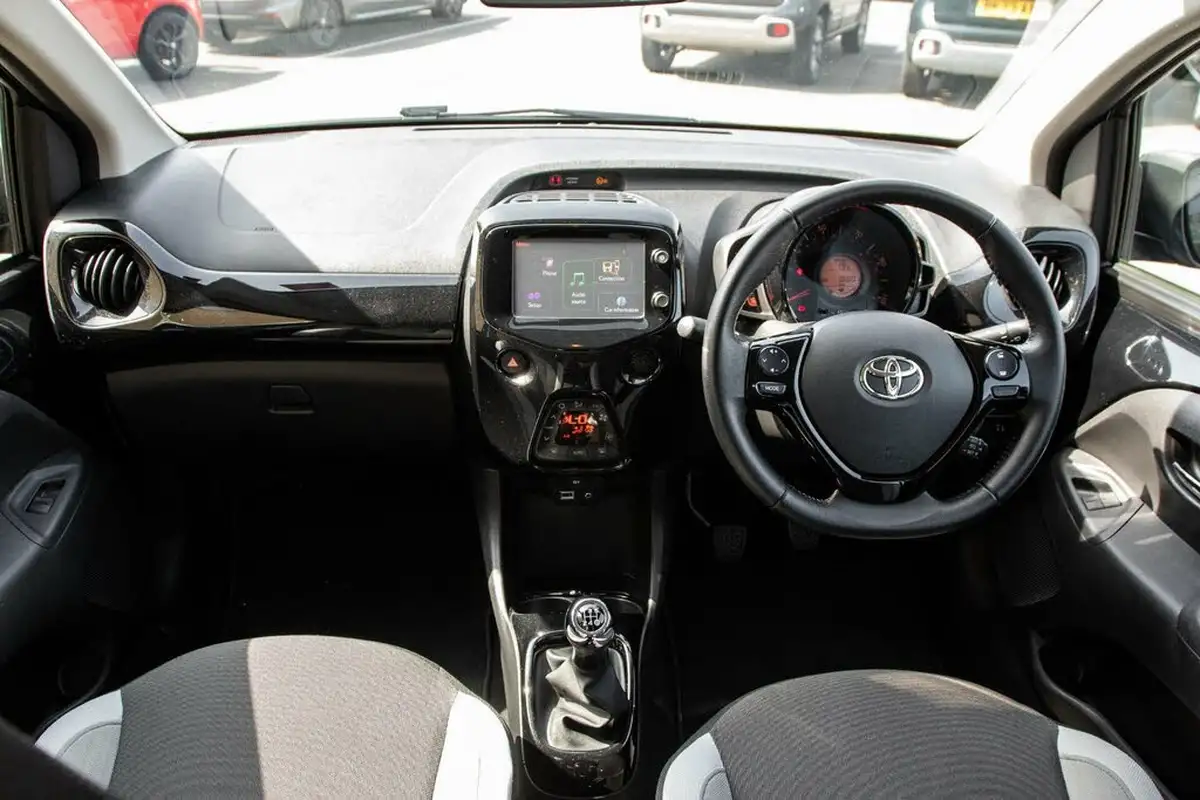 2017-toyota-aygo-10-vvt-i-x-press-71bhp-big-3