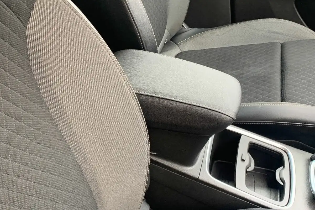 2019-vauxhall-grandland-x-12-tech-line-nav-big-38