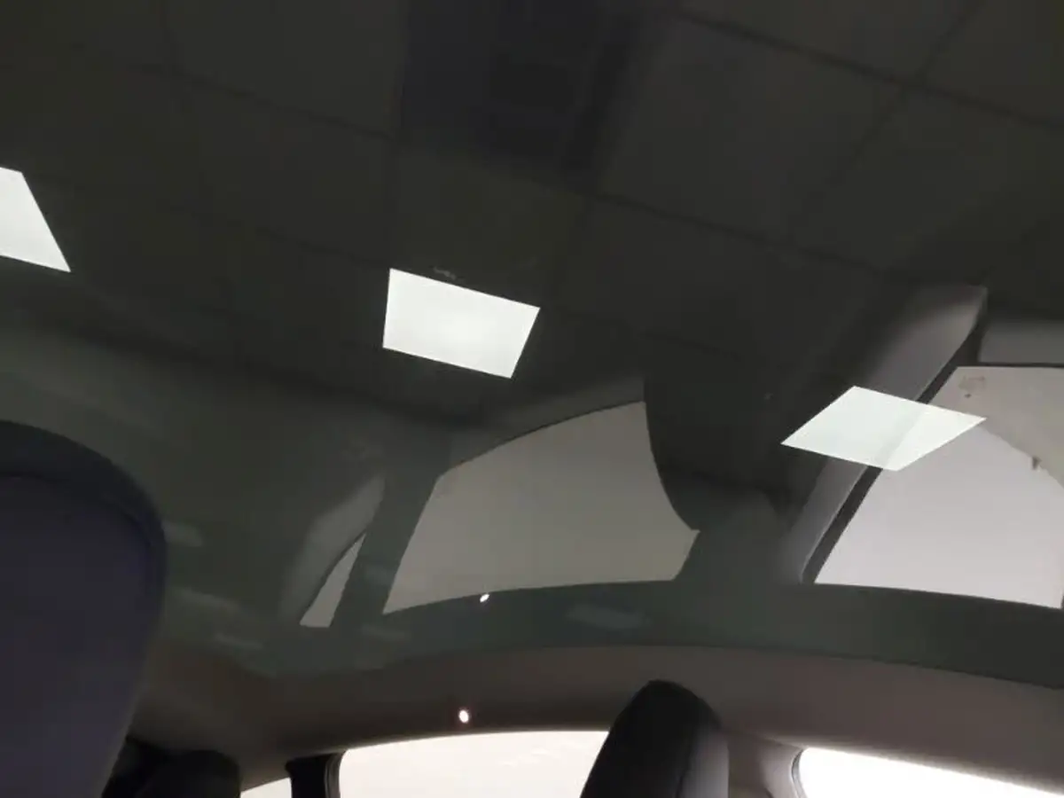 2023-tesla-model-y-e-long-range-big-18