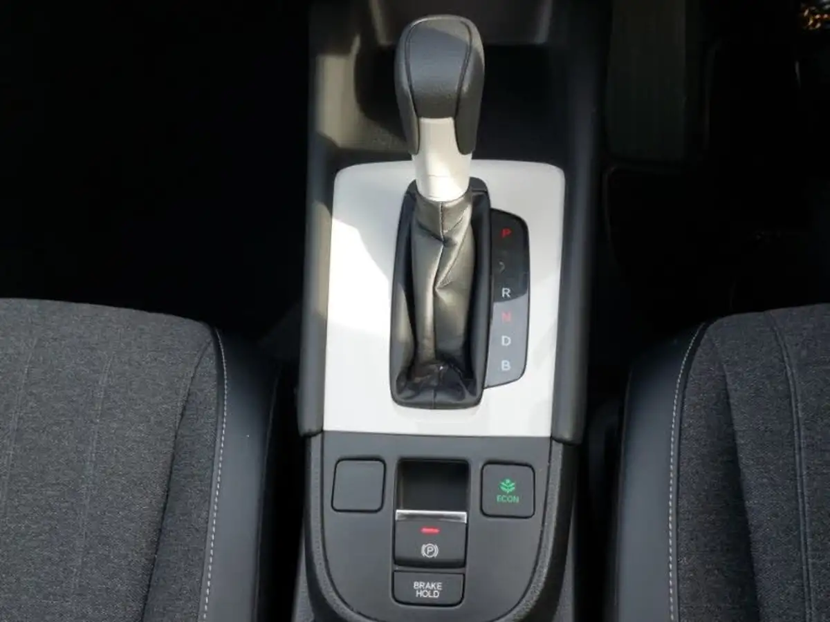 2021-honda-jazz-15-i-mmd-sr-109ps-big-14