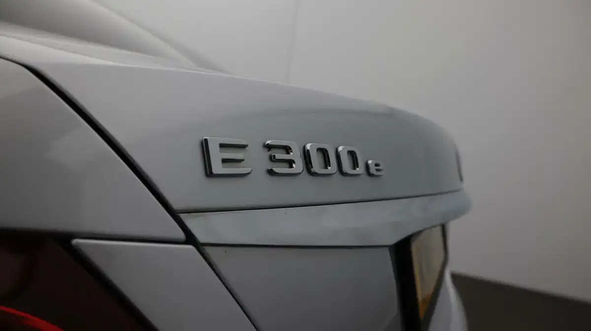 2019-mercedes-benz-e-class-20-e300e-amg-line-e300e-eq-power-premium-plus-big-22