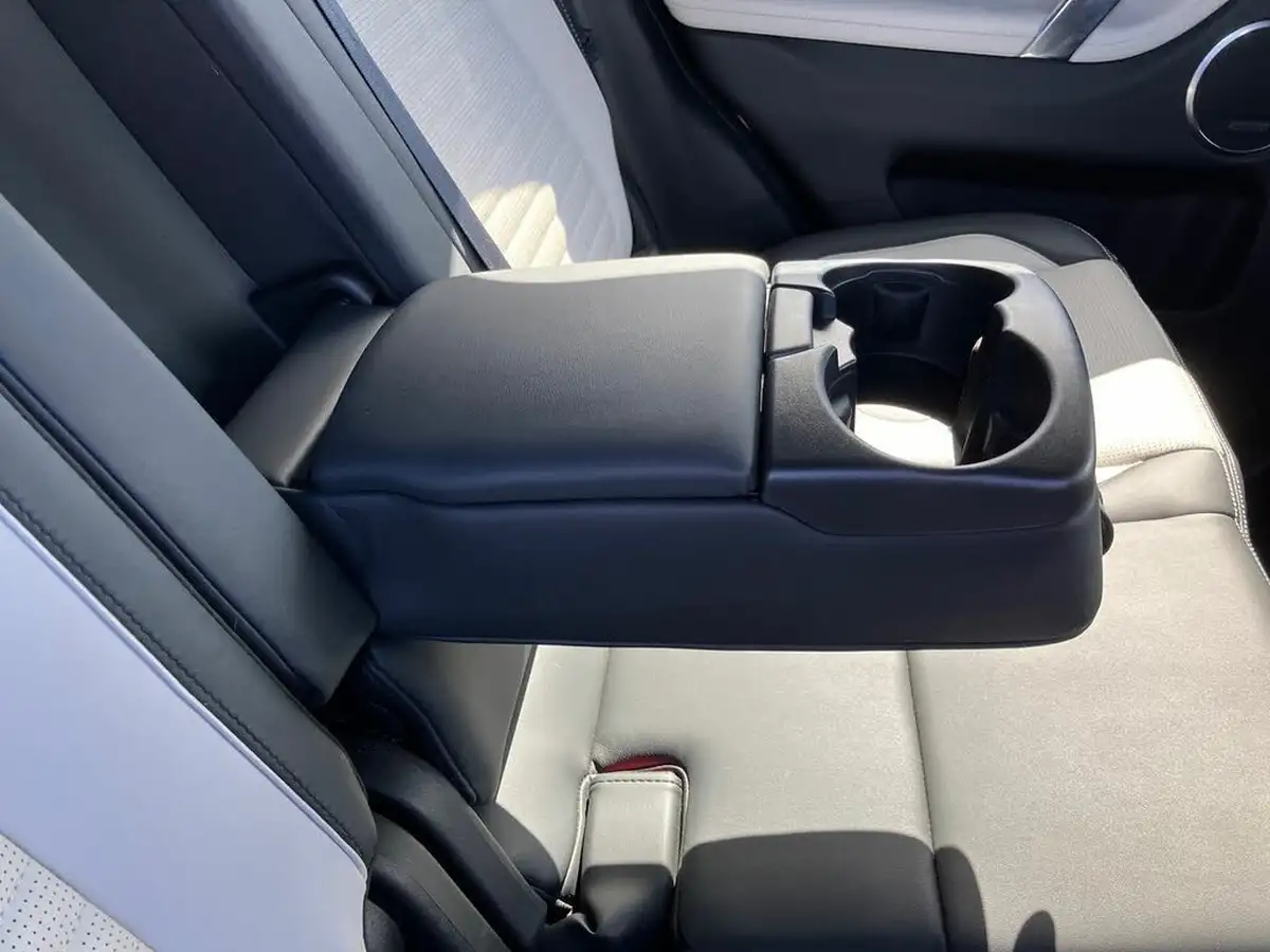 2023-land-rover-discovery-sport-20-d200-r-dynamic-hse-big-32