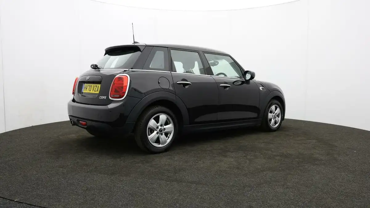 2020-mini-countryman-15-cooper-classic-big-25