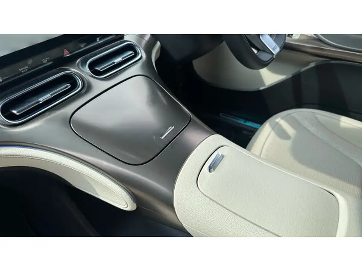 2024-smart-1-e-premium-big-12