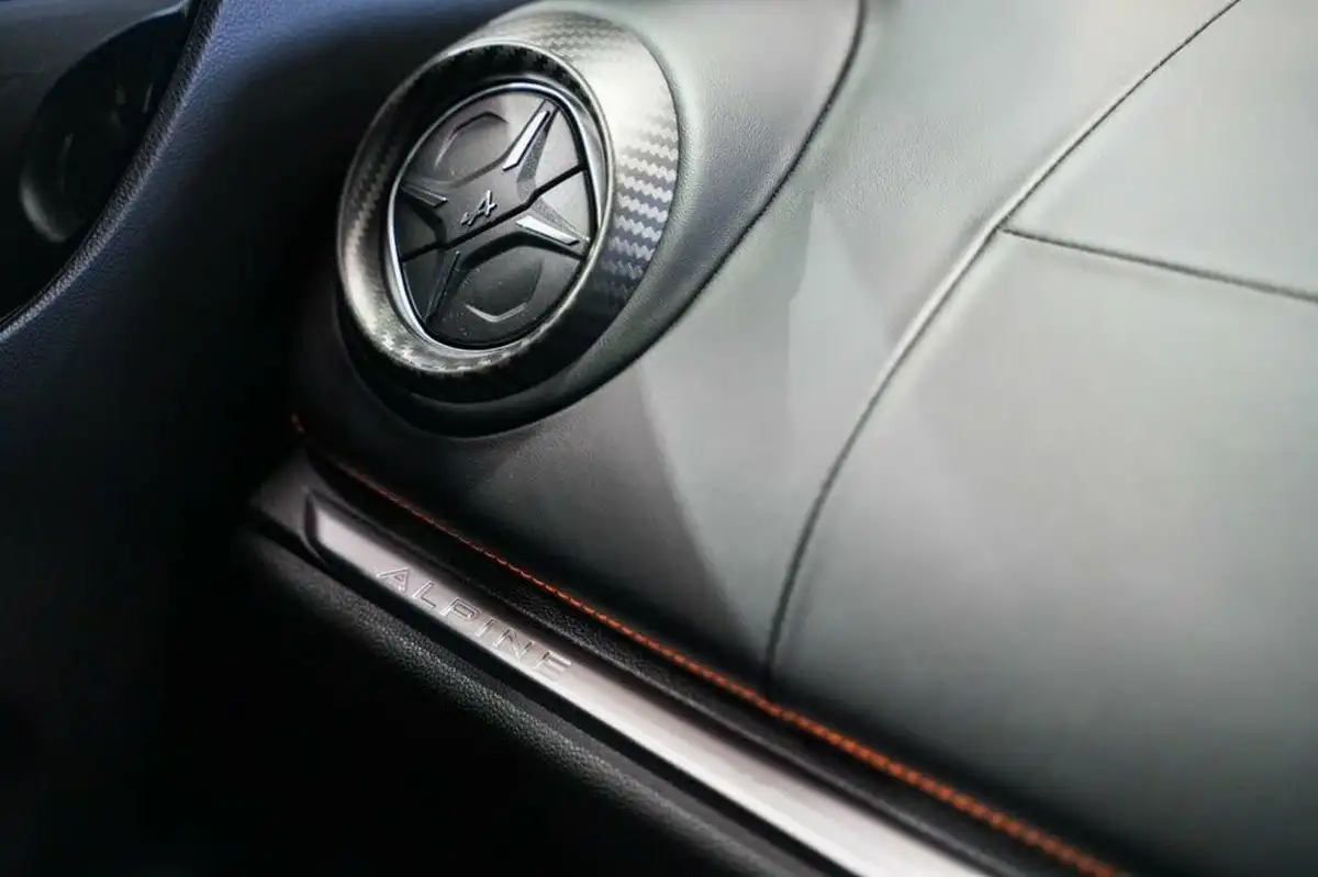 2020-alpine-a110-18-t-s-big-73