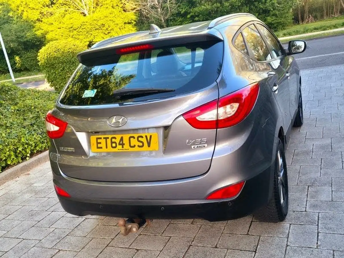 2015-hyundai-ix35-17td-se-nav-big-6