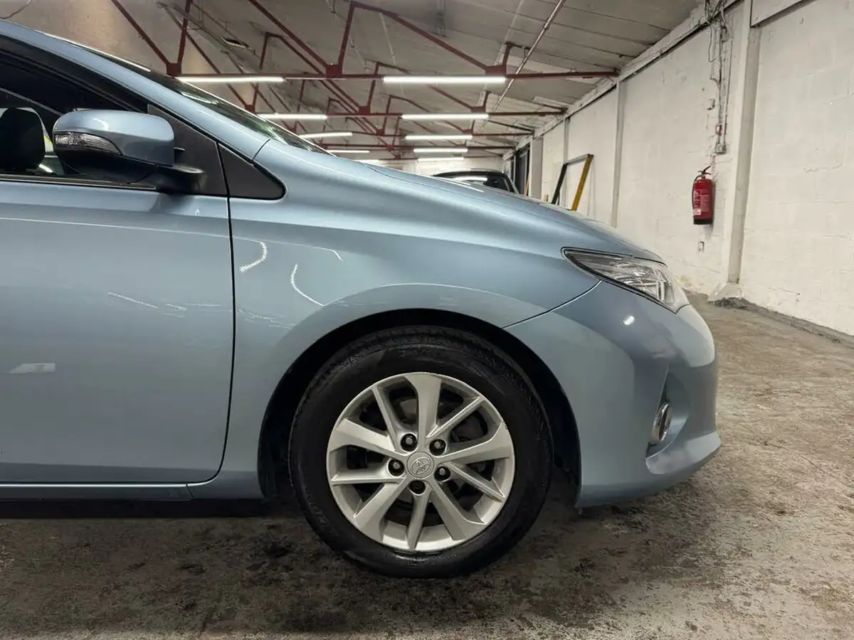 2013-toyota-auris-133-vvt-i-icon-hatchback-big-5