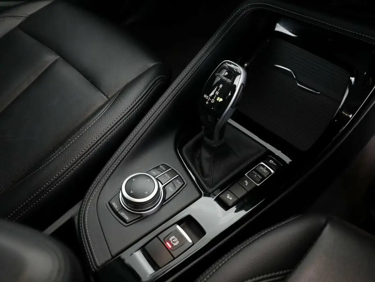 2022-bmw-x1-20-xdrive20i-xline-big-23