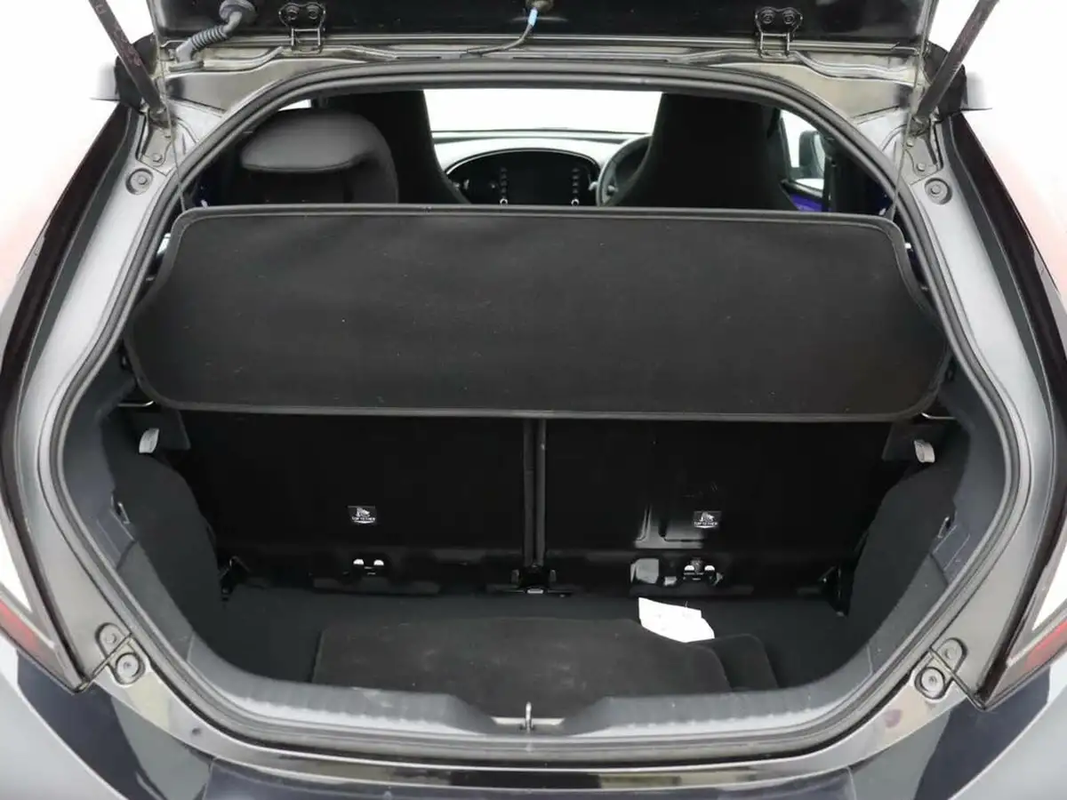2022-toyota-aygo-x-10-vvt-i-edge-big-9