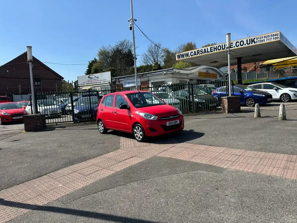 2011-hyundai-i10-12-classic-85bhp-big-9