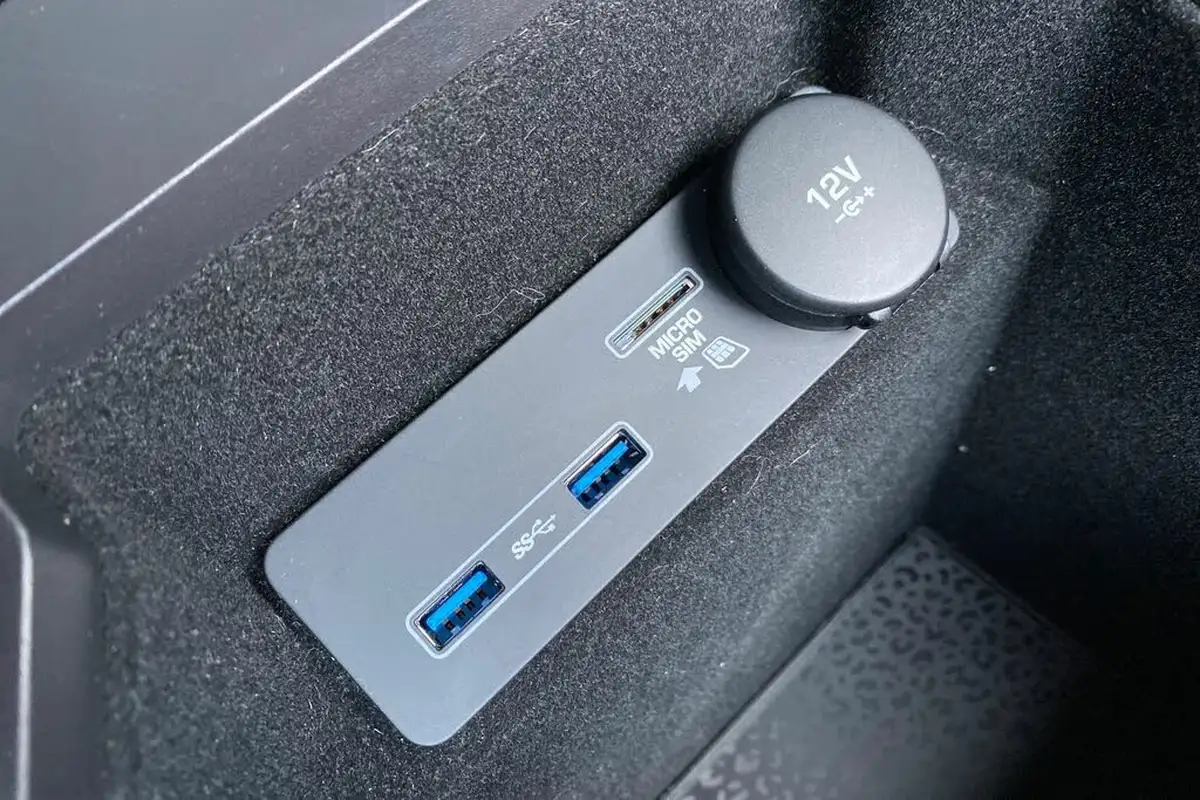2019-jaguar-e-pace-20-i4d-r-dynamic-se-150ps-awd-auto-big-32