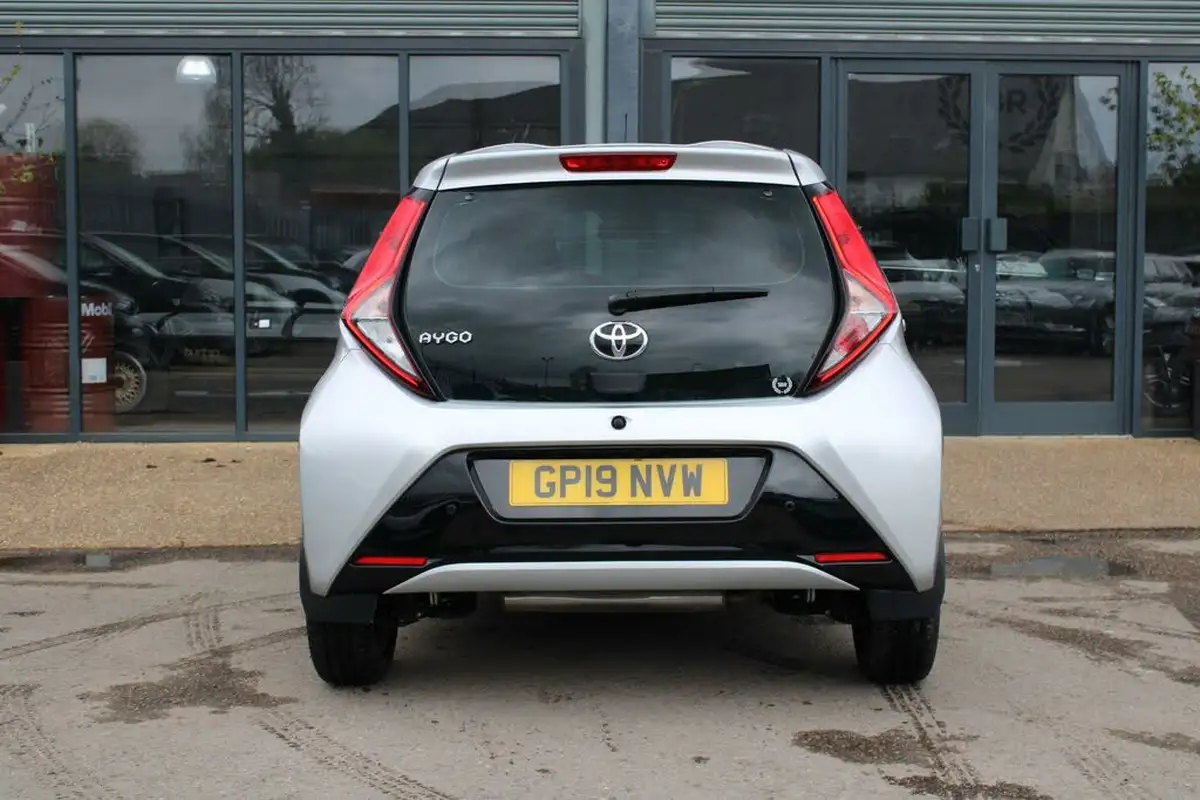 2019-toyota-aygo-10-vvt-i-x-play-tss-x-shift-big-6