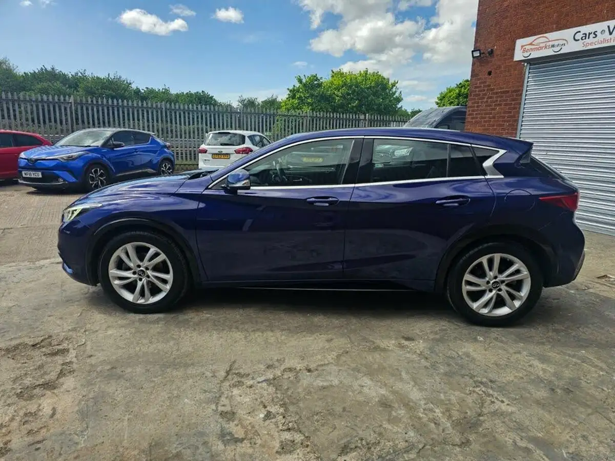 2017-infiniti-q30-16-se-156ps-business-pack-dct-big-16