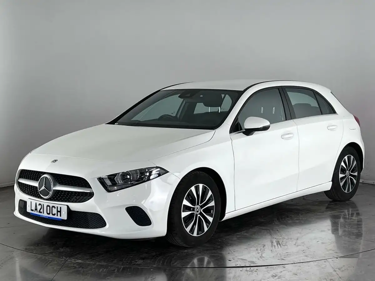 2021-mercedes-benz-a-class-13-a180-se-7g-dct-big-1