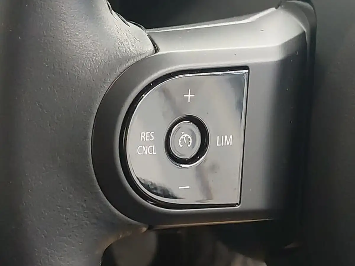 2022-mini-cooper-15-one-classic-5d-big-17