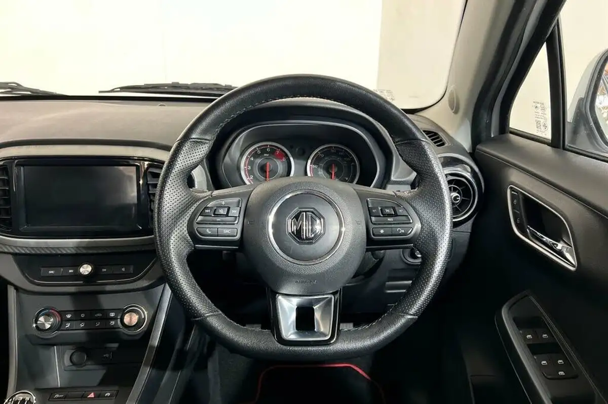 2022-mg-mg3-15-vti-tech-exclusive-nav-big-19