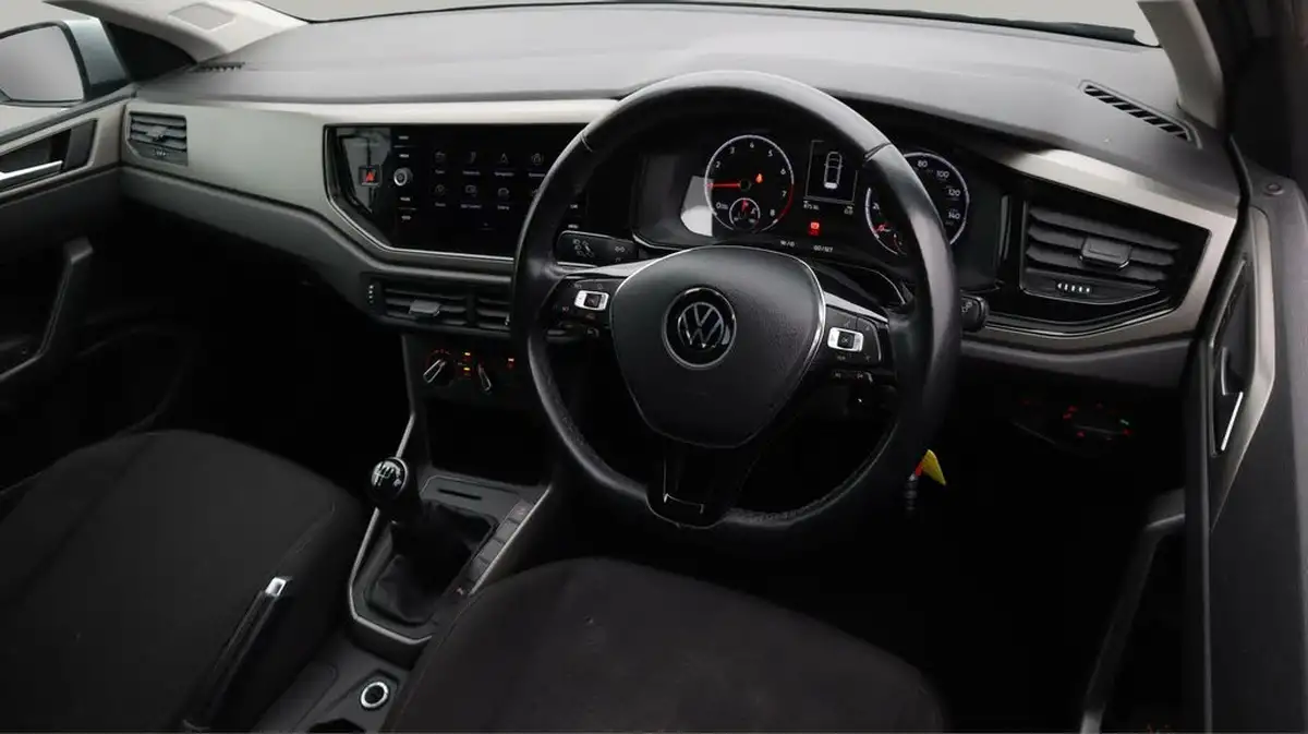 2021-volkswagen-polo-10-match-big-9