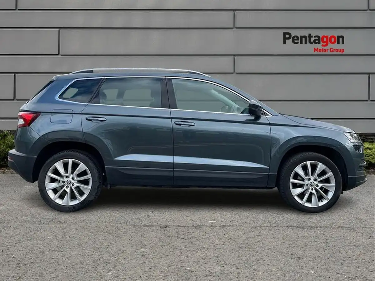 2019-skoda-karoq-15-tsi-se-l-dsg-big-10