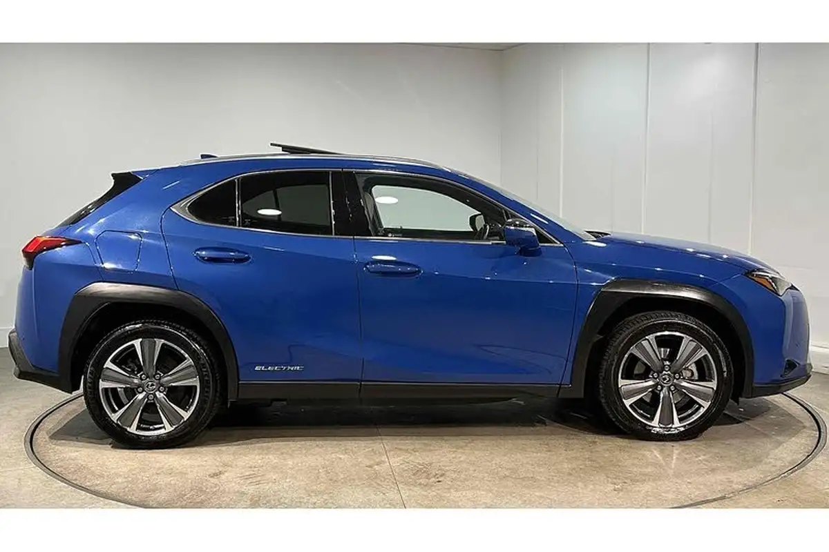 2021-lexus-ux-300e-e-ux-big-3