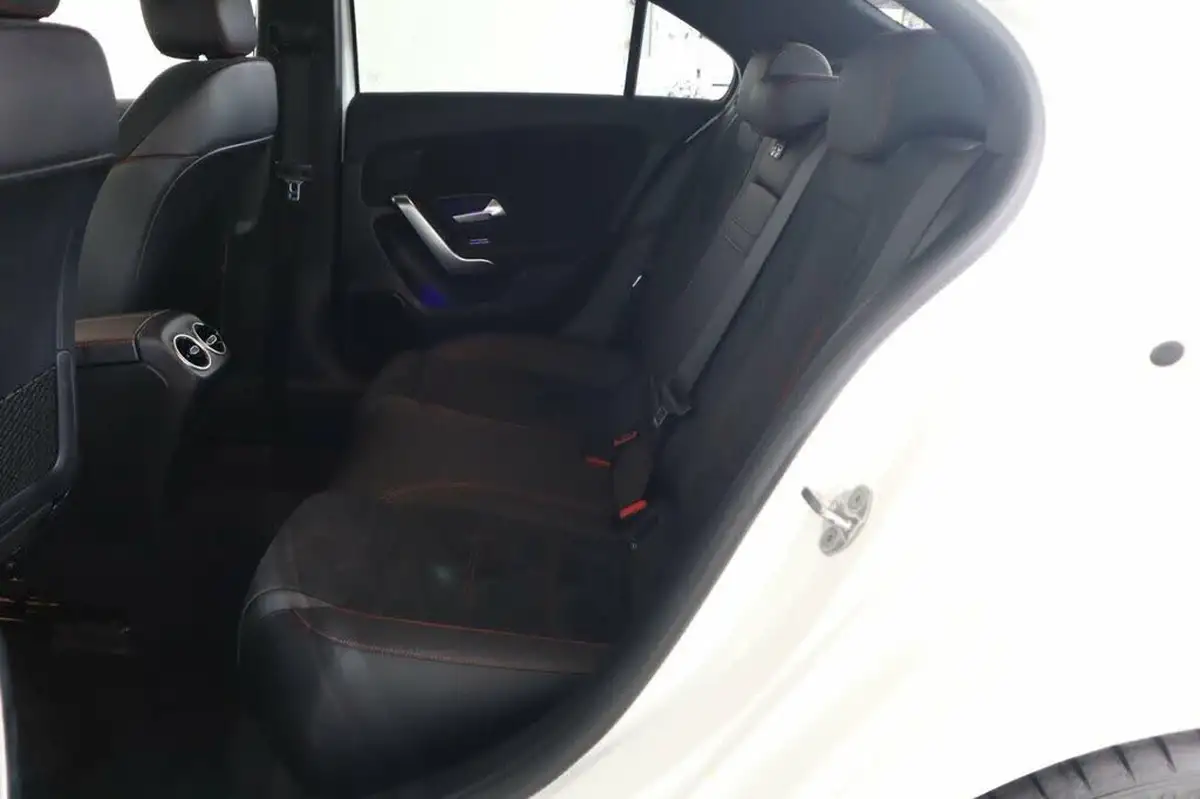 2019-mercedes-benz-a-class-13-a200-amg-line-premium-saloon-4d-7g-dct-big-13