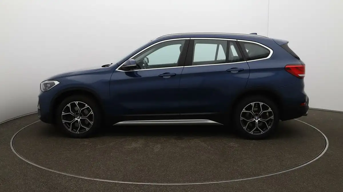 2022-bmw-x1-20-sdrive20i-xline-big-56
