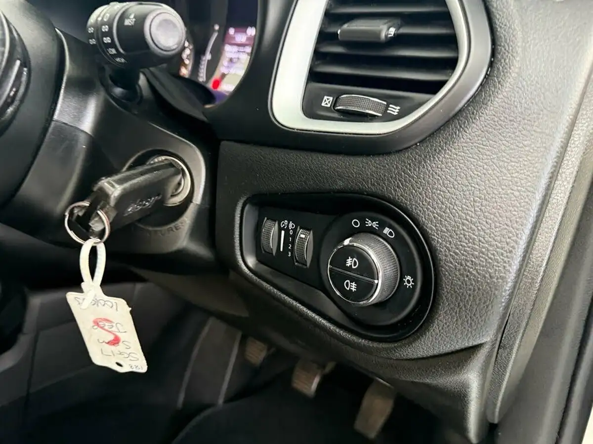2017-jeep-renegade-16l-e-torq-longitude-big-24