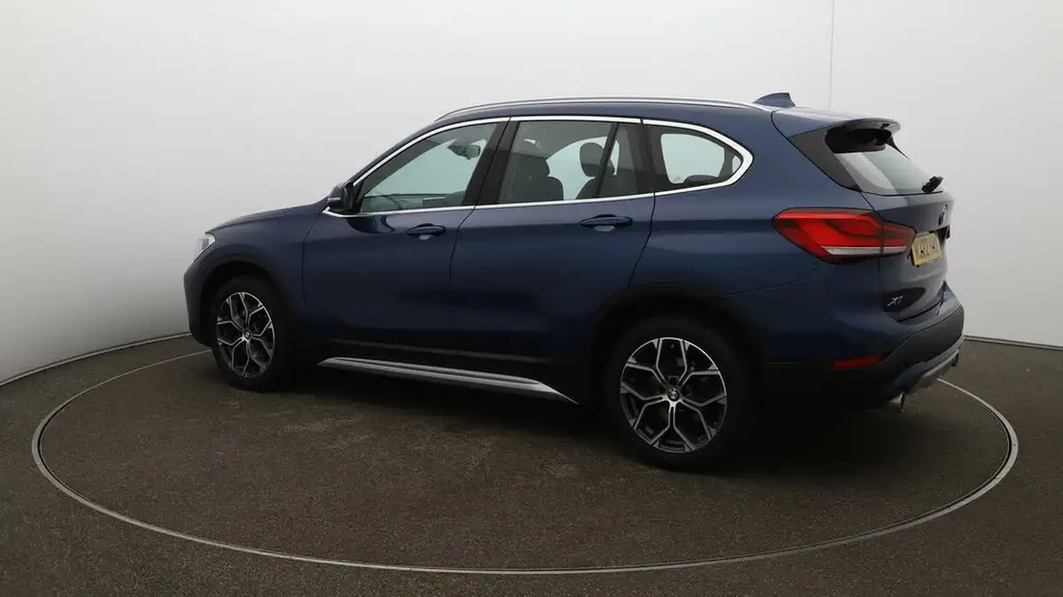 2022-bmw-x1-20-sdrive20i-xline-big-28
