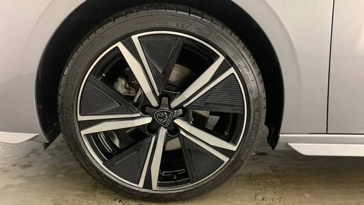 2024-peugeot-308-15-bluehdi-gt-big-5