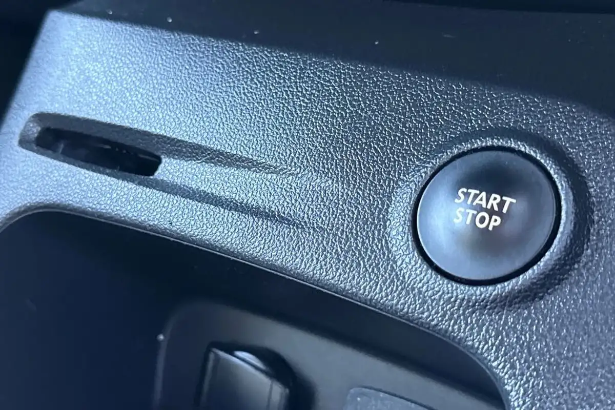 2019-renault-captur-09-tce-iconic-big-34