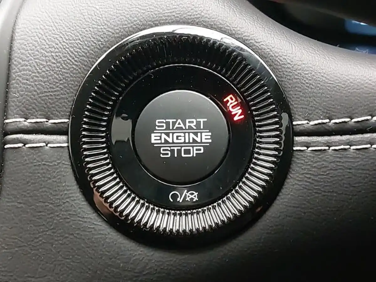 2023-jeep-compass-15-s-big-14