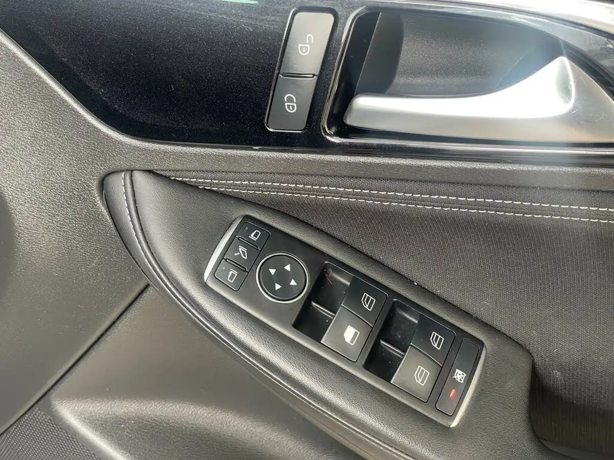 2016-infiniti-q30-22d-premium-big-22