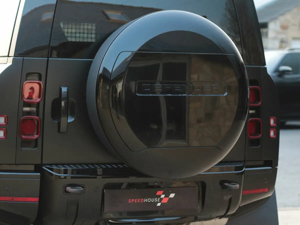 2023-land-rover-110-defender-30-d300-hard-top-x-dynamic-hse-110-big-34