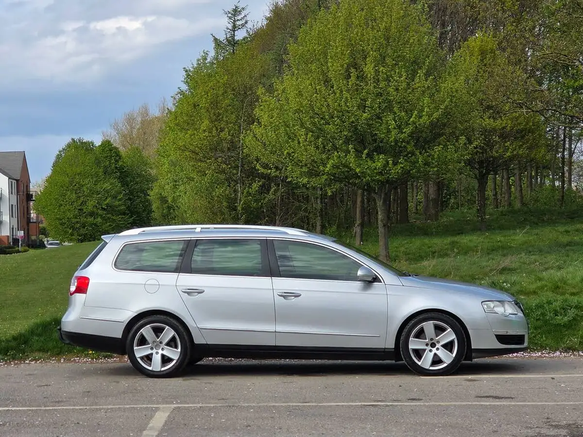 2008-volkswagen-passat-20td-sel-cr-estate-5d-big-7