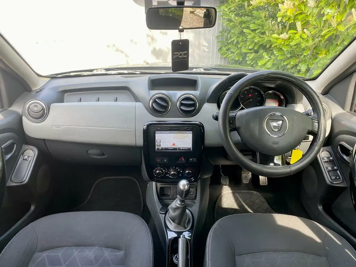2015-dacia-duster-15dci-laureate-110bhp-station-wagon-5d-big-72