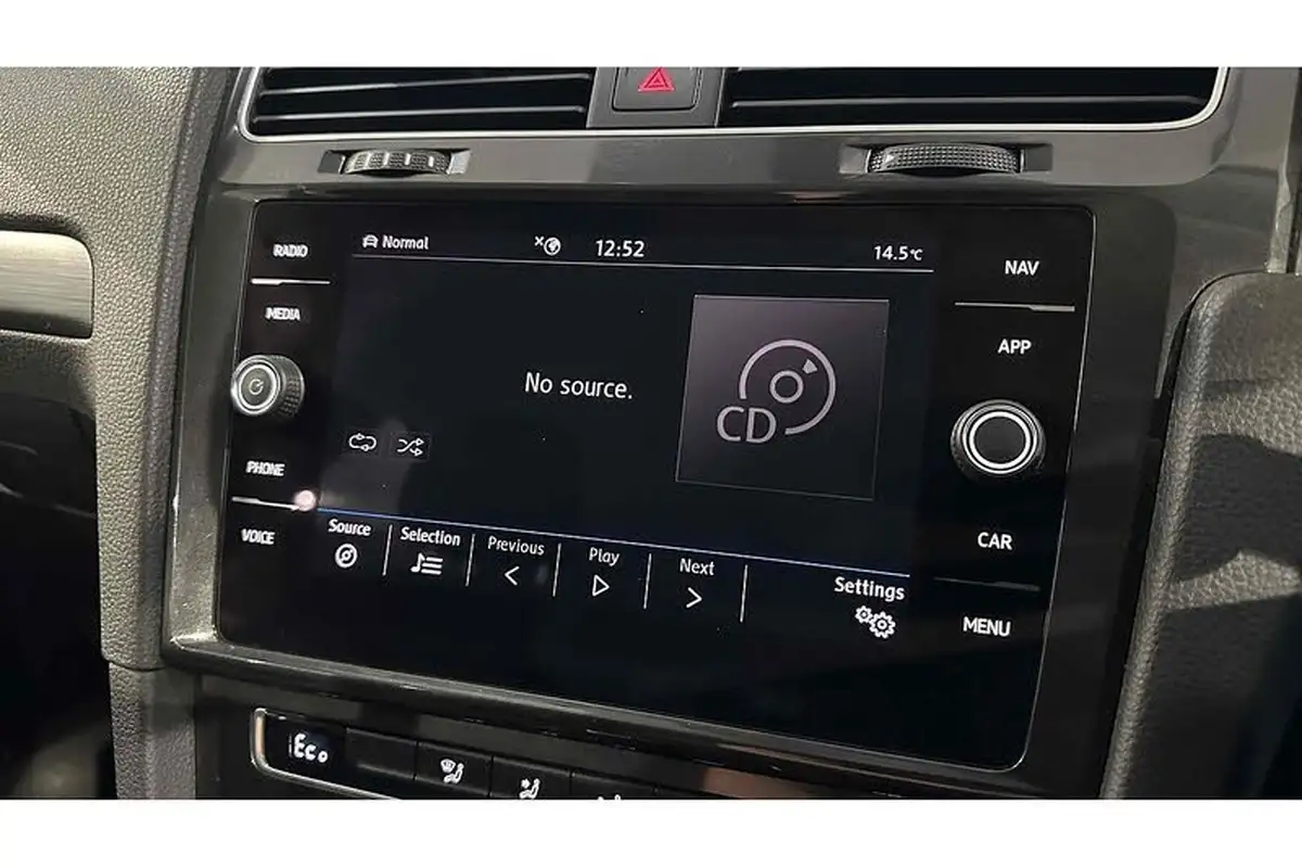 2019-volkswagen-golf-e-e-golf-big-32