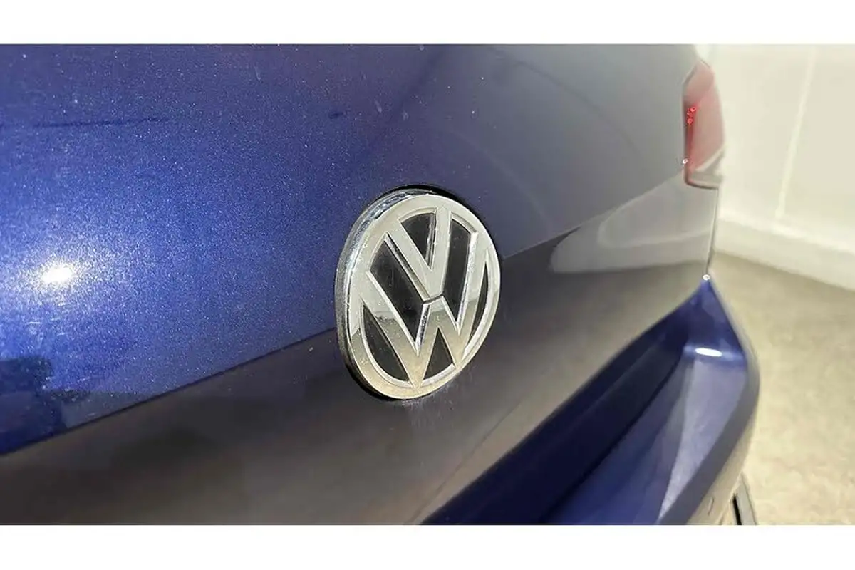 2019-volkswagen-golf-e-e-golf-big-10