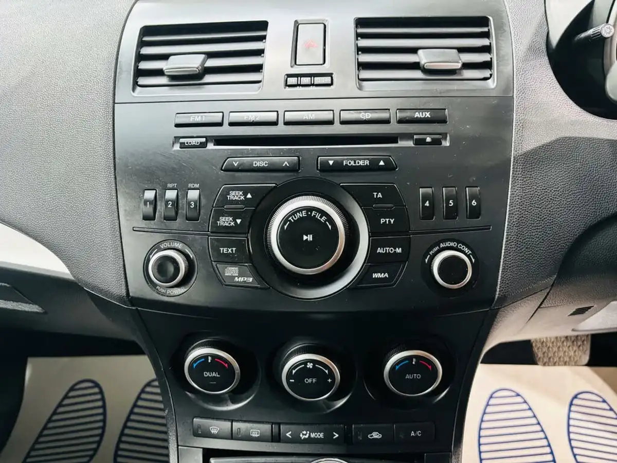 2013-mazda-mazda3-16-tamura-auto-big-11