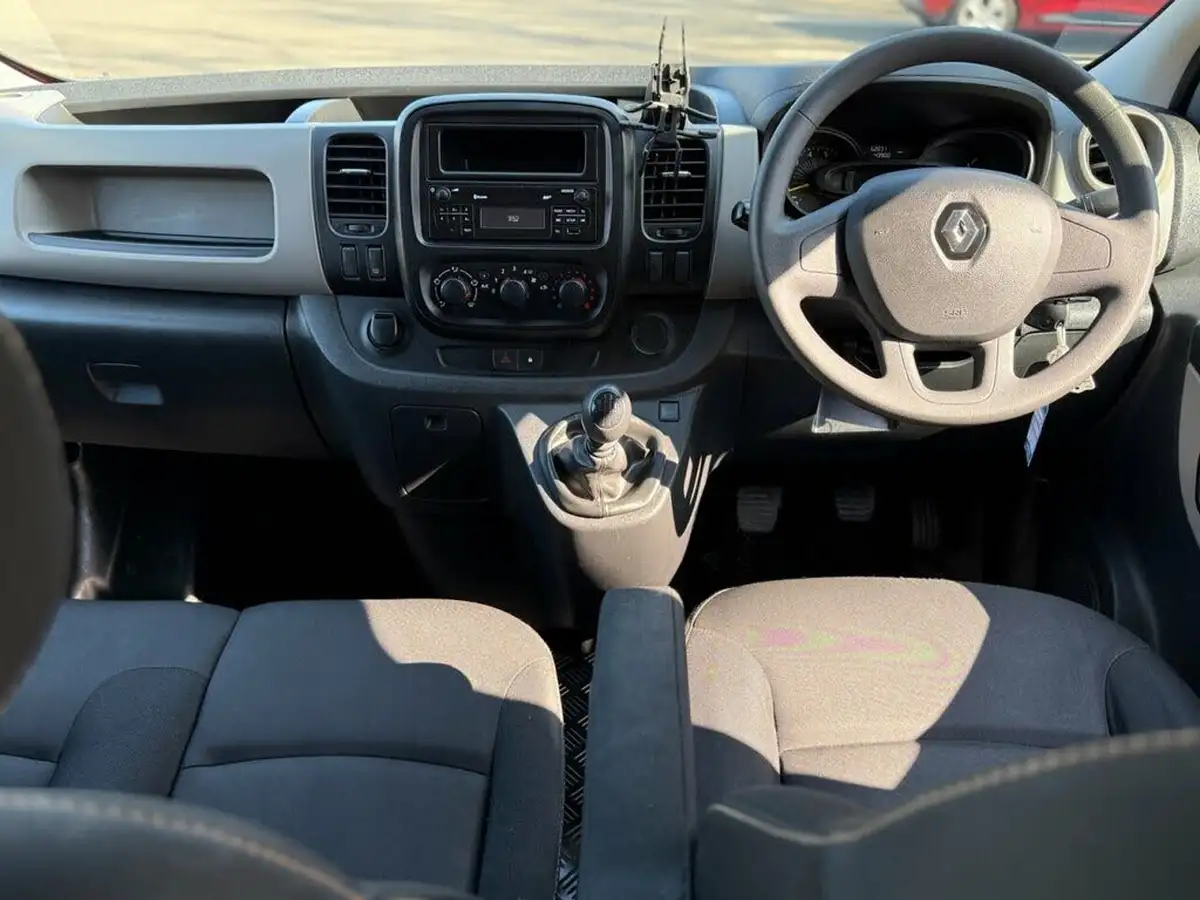 2014-renault-trafic-16dci-sl27-115-business-crew-6-seats-big-8