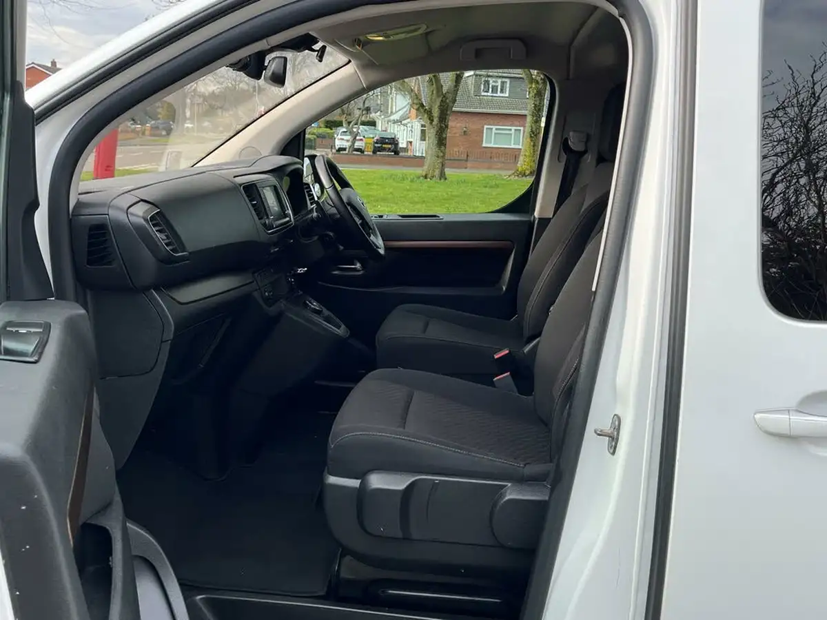 2022-toyota-proace-verso-20d-family-180ps-l1-auto-big-29