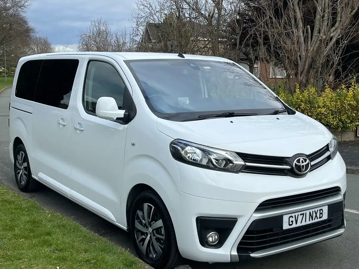 2022-toyota-proace-verso-20d-family-180ps-l1-auto-big-77