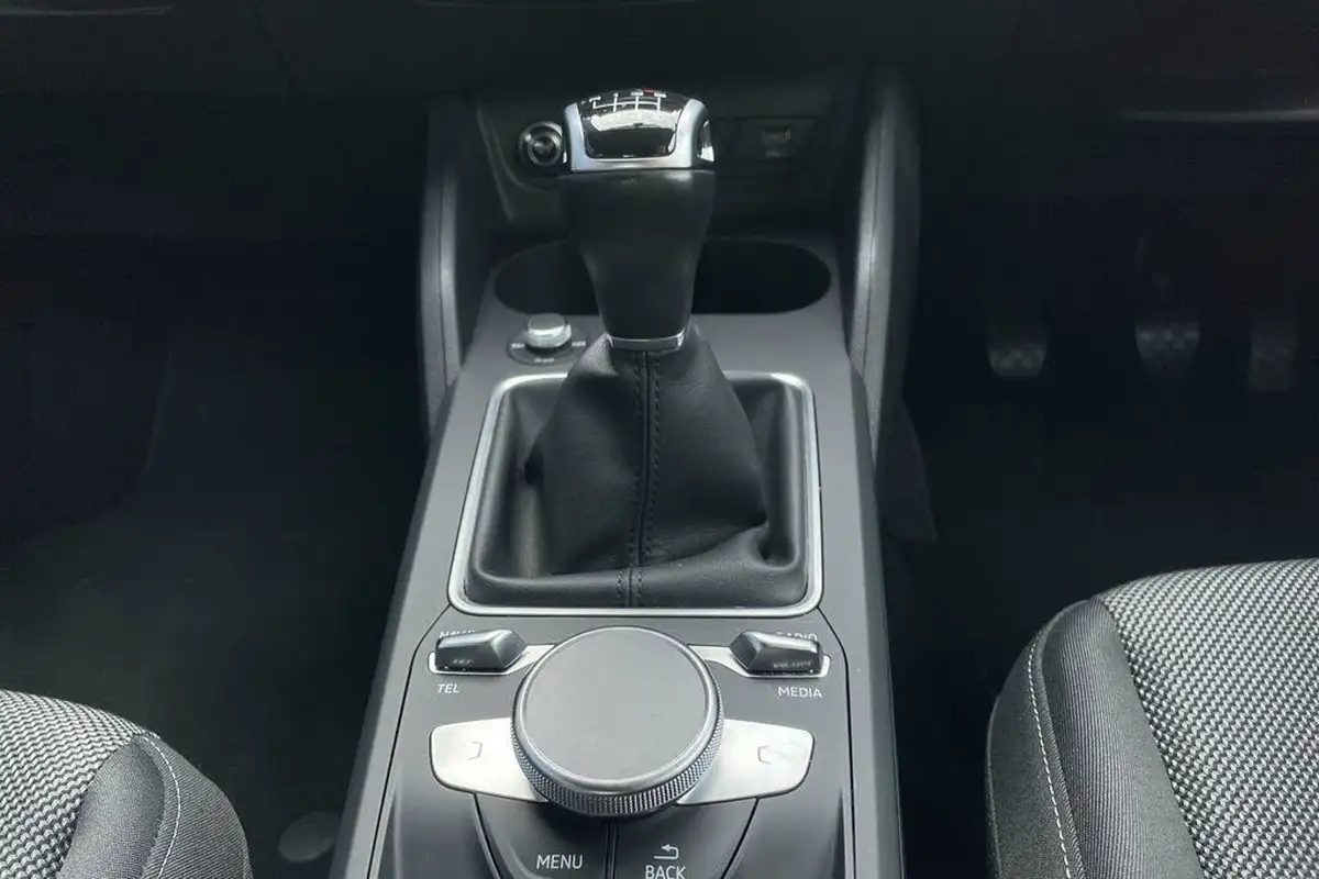 2023-audi-q2-10-30-tfsi-sport-big-37