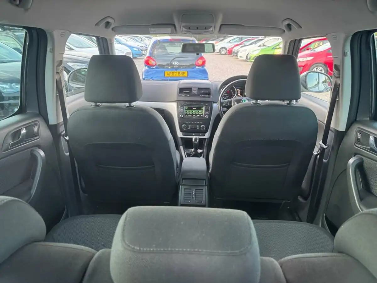 2011-skoda-yeti-20td-se-plus-140bhp-4x4-big-15