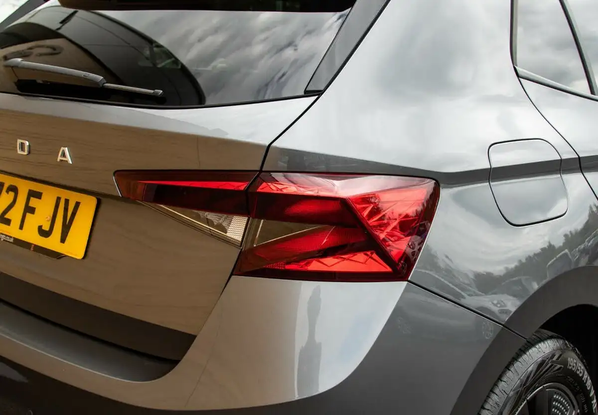 2022-skoda-fabia-10-tsi-colour-edition-110ps-big-9