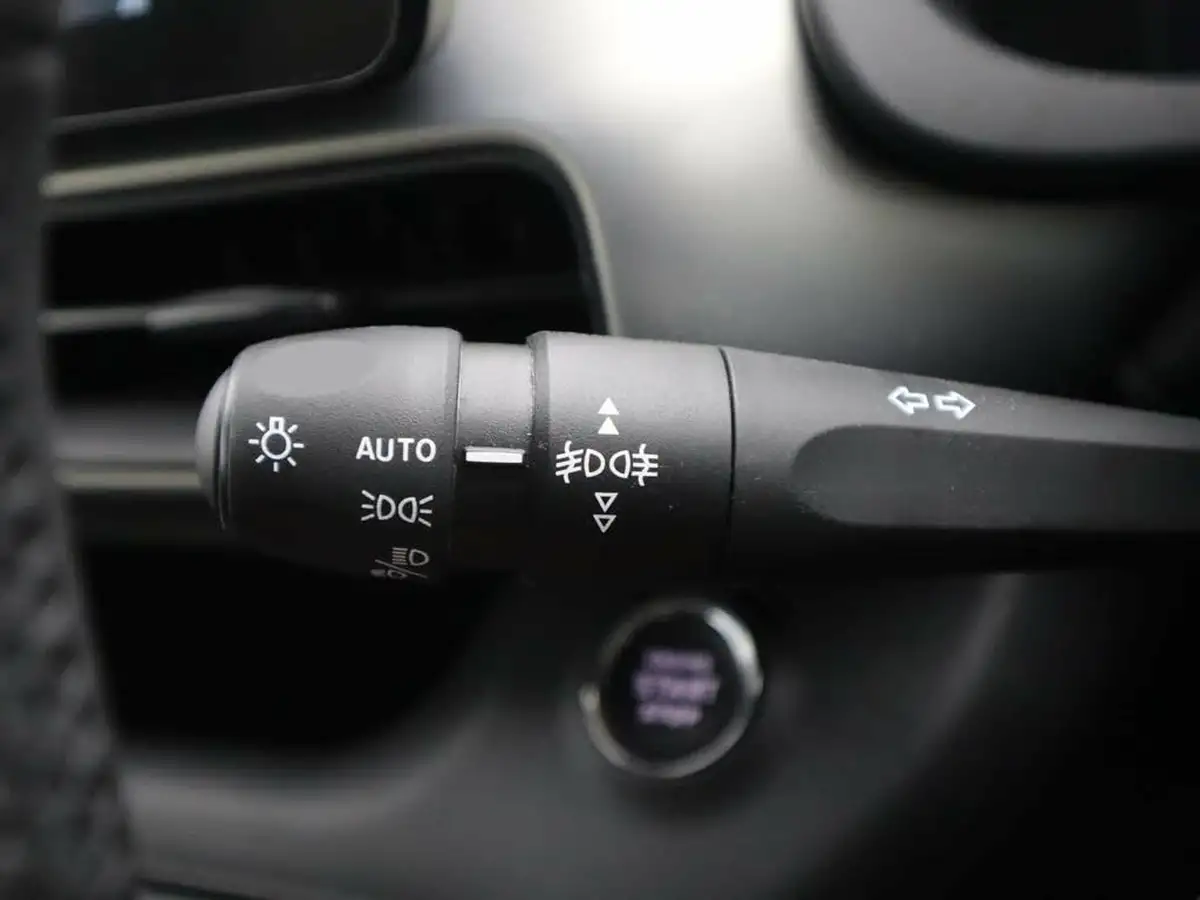2024-jeep-avenger-12-gse-summit-e-hybrid-48v-auto-big-25