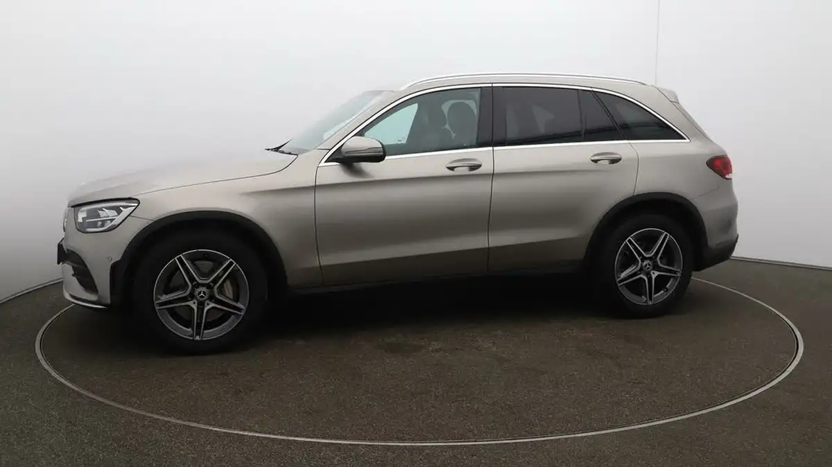 2022-mercedes-benz-glc-class-20d-glc220d-amg-line-195ps-station-wagon-5d-1950cc-4matic-plus-big-59