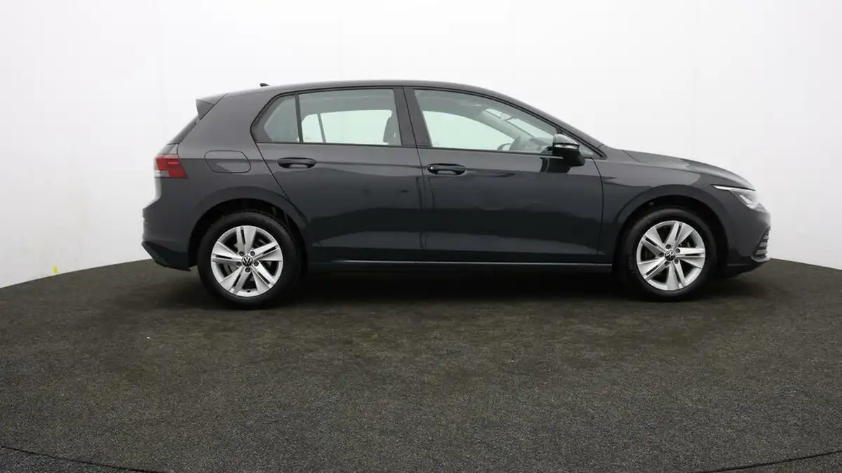 2022-volkswagen-golf-15-tsi-life-130ps-hatchback-big-30