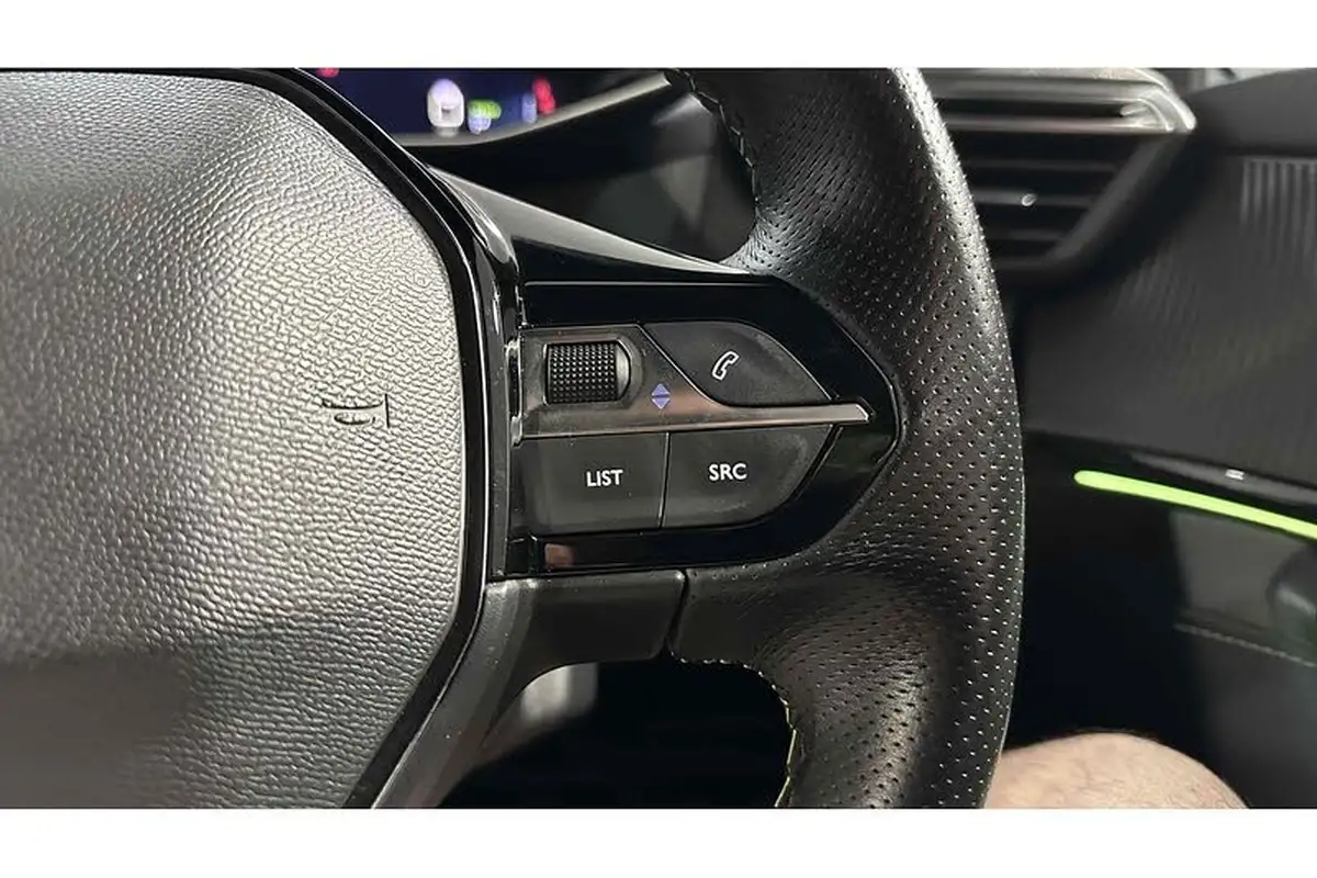2021-peugeot-2008-suv-e-gt-premium-big-26