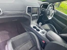 2017-jeep-grand-cherokee-64-hemi-srt-small-16