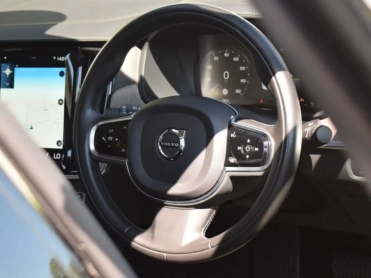 2021-volvo-s90-20-t8-inscription-390bhp-big-9